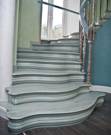 С-образная на металлокаркасе